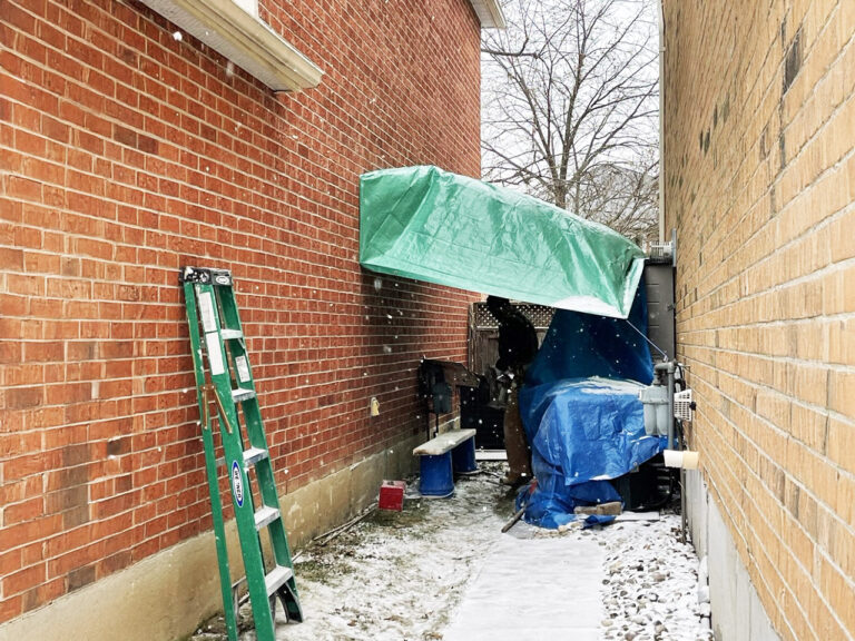 32Binscarth-BasementEntrance-01
