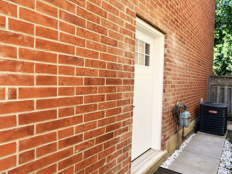 32Binscarth-BasementEntrance-03