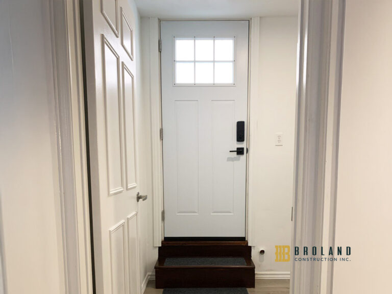 32Binscarth-BasementEntrance-04